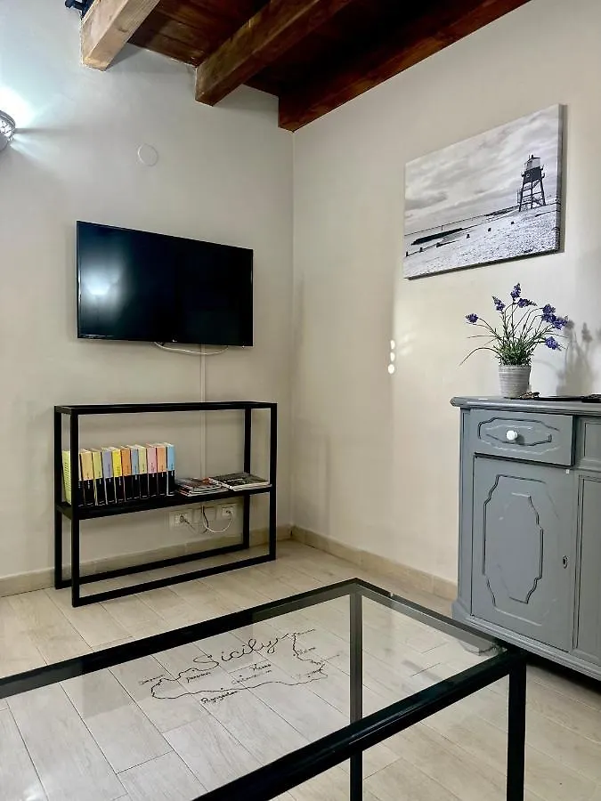 Gdm Central Apartment Palermo Italy